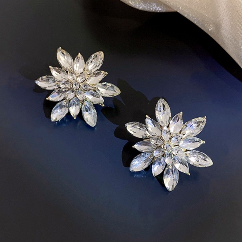 Rhinestones flower stud earrings A101